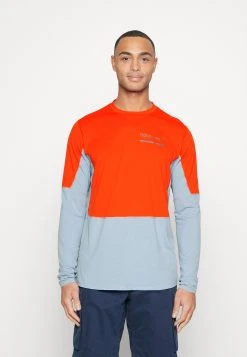 Norrøna Senja Equaliser Lightweight Long Sleeve - Long Sleeved Top - Red