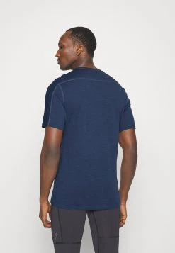 Norrøna Falketind Equaliser- Print T-Shirt - Darkblue -Norrøna Shop 1a86499f625244a2a4c36d69566c32d5