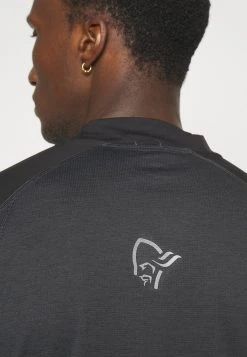 Norrøna Senja Equaliser Lightweight - Sports T-Shirt - Caviar -Norrøna Shop 248fc69645044238aae5c0cb084192c9