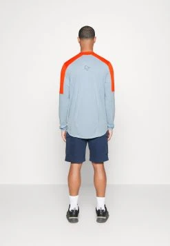 Norrøna Senja Equaliser Lightweight Long Sleeve - Long Sleeved Top - Red -Norrøna Shop 56140f10c925425b9dc0fd03979e05a3