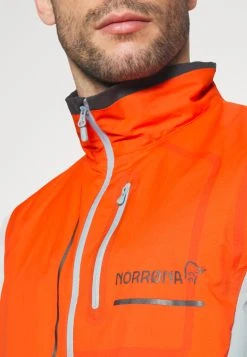 Norrøna Senja Vest - Waistcoat - Red -Norrøna Shop 607552f7d0264e1d834460d2358fda2b