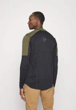 Norrøna Senja Equaliser Lightweight Long Sleeve - Long Sleeved Top - Olive/Night -Norrøna Shop 9366994337db4e4f9a0b50ad7575968a