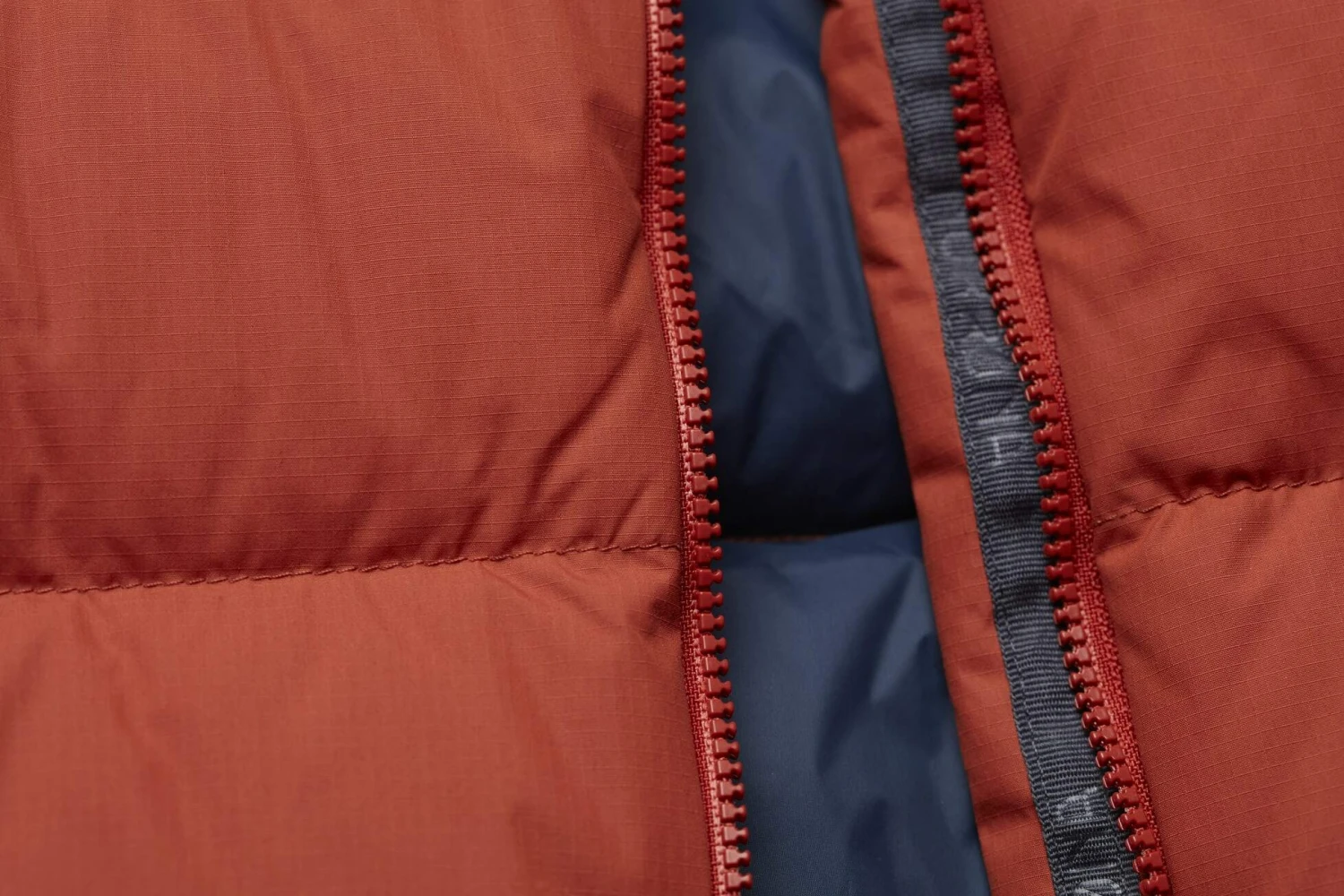 Norrøna Tamok Down750 Jacket - Men's|-|Manteau En Duvet Tamok 750 - Homme 11 Norrøna Tamok Down750 Jacket - Men's|-|Manteau En Duvet Tamok 750 - Homme - Image 9