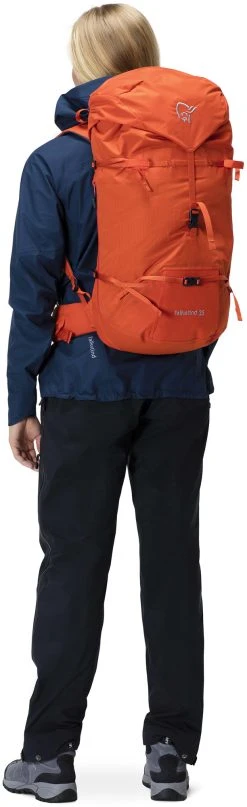 Norrøna Falketind 35L Bag Pack - Unisex|-|Sac à Dos Falketind 35L - Unisexe -Norrøna Shop NOR 1849 20 7E 7EModel2 20Pureed 20Pumpkin