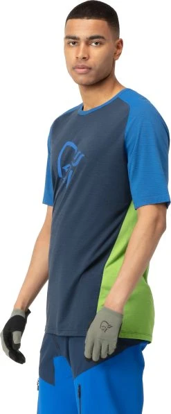 Norrøna Fjørå Wool T-Shirt - Men's|-|T-shirt En Laine De Fjørå - Homme -Norrøna Shop NOR 2224 21 7E 7ESide 20Indigo 20Night 20 20Foliage