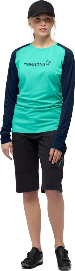 Norrøna Fjørå Equaliser Lightweight Long Sleeve Shirt - Women's|-|Chemise Légère Longues Manches Fjørå Equaliser - Femme -Norrøna Shop NOR 2228 18 1194 7E 7EDetail2 20Arcadia 20 20Indigo 20Night