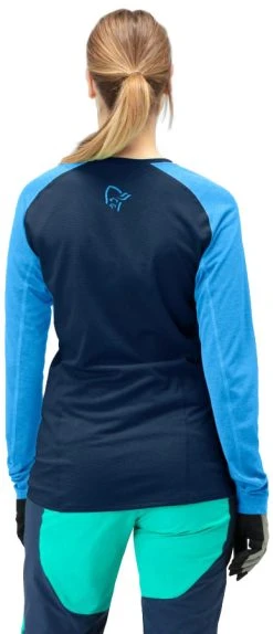 Norrøna Fjørå Equaliser Lightweight Long Sleeve Shirt - Women's|-|Chemise Légère Longues Manches Fjørå Equaliser - Femme -Norrøna Shop NOR 2228 18 1194 7E 7EDetail2 20Indigo 20Night 20 20Campanula 6f69f57b 2202 4d51 8d78 e292e8934c26