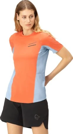 Norrøna Senja Equaliser Lightweight T-Shirt - Women's|-|T-shirt Léger Senja Equaliser - Femme -Norrøna Shop NOR 5807 23 7E 7ESide 20Flamingo