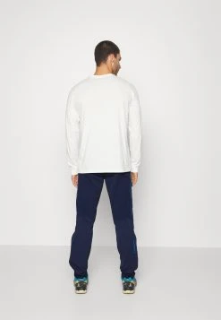 Norrøna Falketind Flex Heavy DutyPants - Outdoor Trousers - Indigo Night/Hawaiian Surf -Norrøna Shop d5f582b75b4743eaba72e1da2a6dc87f