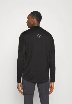 Norrøna Senja Equaliser Lightweight Long Sleeve - Long Sleeved Top - Caviar -Norrøna Shop faa23fb08560430ba7f1648b501a922e